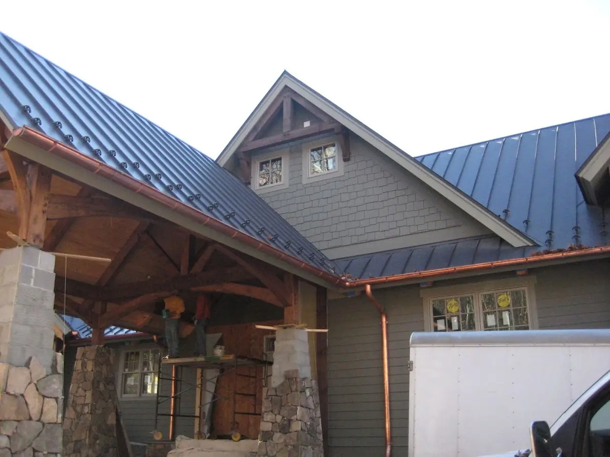 Craftsman Roofing team delivering quality roofing work in Highland Oaks